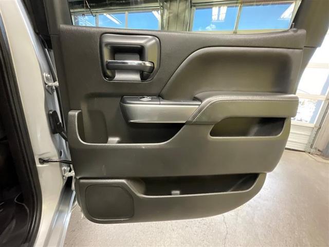 Photo of 2018 Silver Ice Metallic Chevrolet Silverado 1500