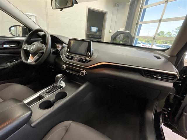Photo of 2020 Super Black Nissan Altima