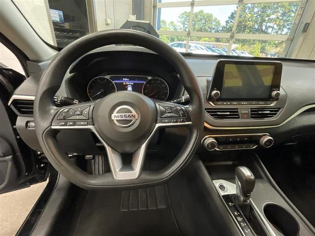 Photo of 2020 Super Black Nissan Altima