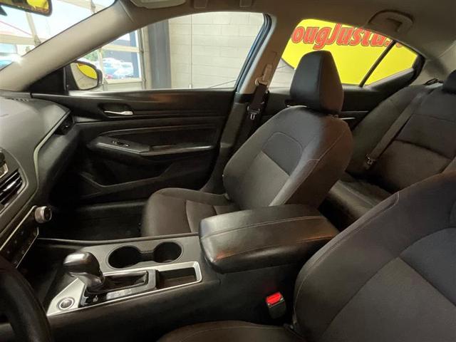 Photo of 2020 Super Black Nissan Altima