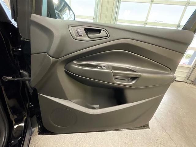 Photo of 2018 Shadow Black Ford Escape