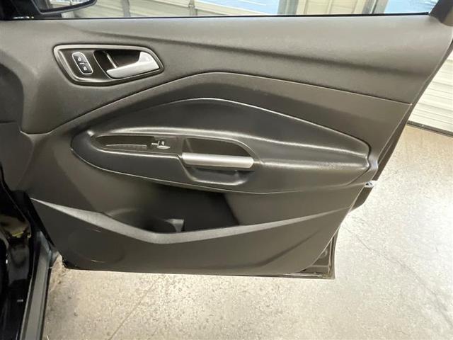 Photo of 2019 Agate Black Metallic Ford Escape