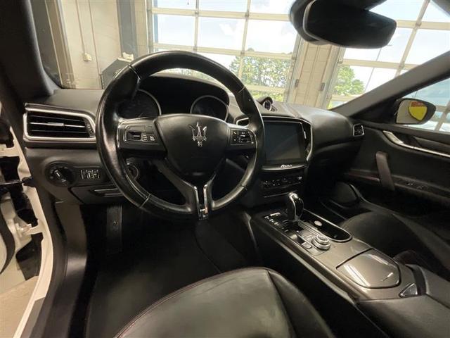 Photo of 2018 Bianco Maserati Ghibli