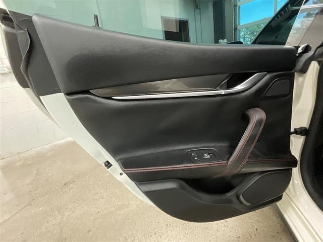 Photo of 2018 Bianco Maserati Ghibli
