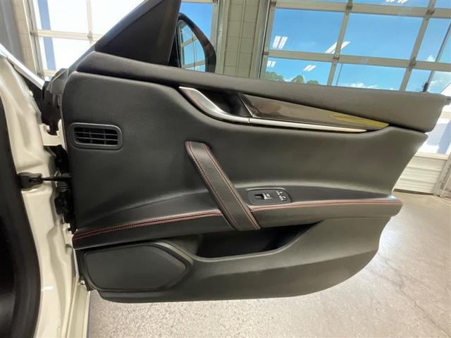 Photo of 2018 Bianco Maserati Ghibli