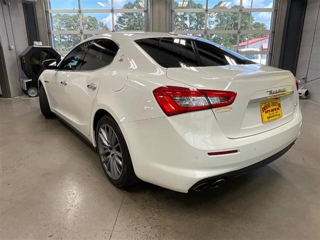 Photo of 2018 Bianco Maserati Ghibli