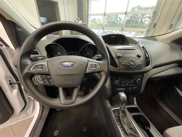 Photo of 2017 White Ford Escape