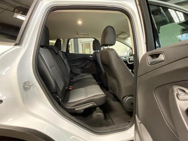 Photo of 2017 White Ford Escape