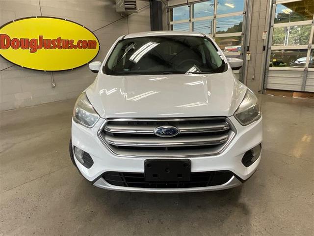 Photo of 2017 White Ford Escape