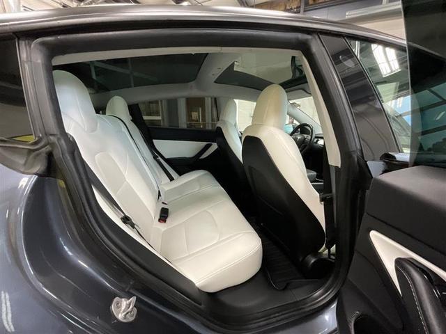 Photo of 2019 Deep Blue Metallic Tesla Model 3