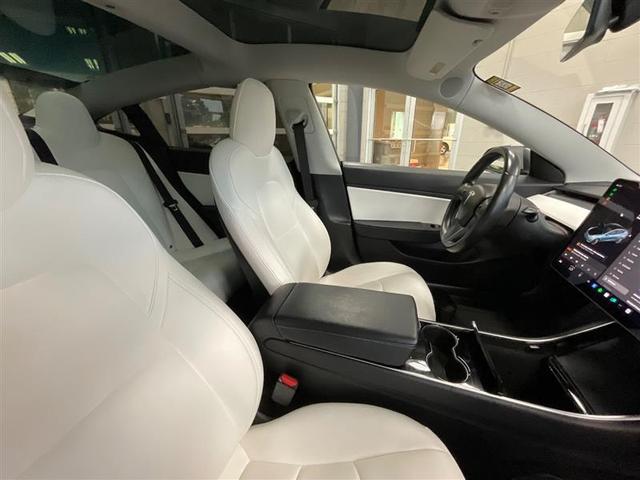 Photo of 2019 Deep Blue Metallic Tesla Model 3