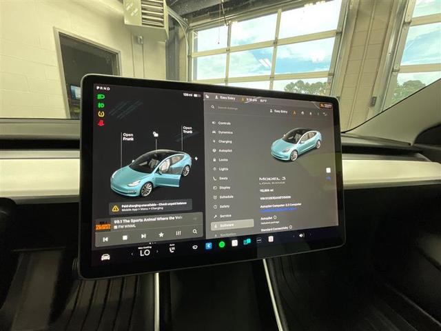 Photo of 2019 Deep Blue Metallic Tesla Model 3