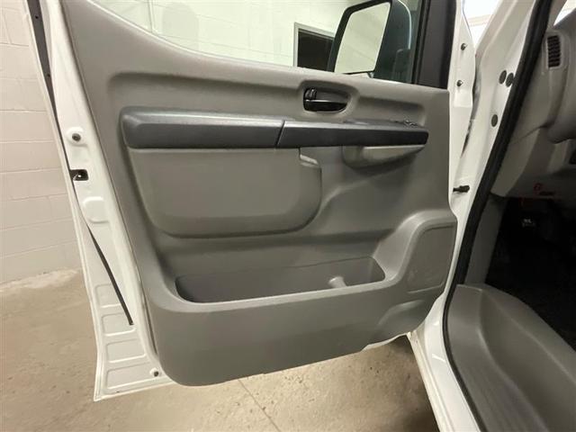 Photo of 2018 Glacier White Nissan NV Cargo NV1500