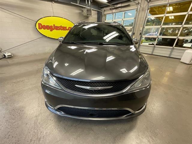 Photo of 2020 Gray Chrysler Pacifica