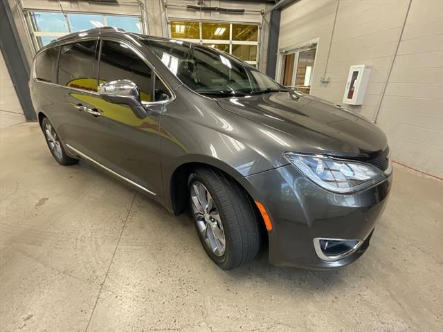 Photo of 2020 Gray Chrysler Pacifica