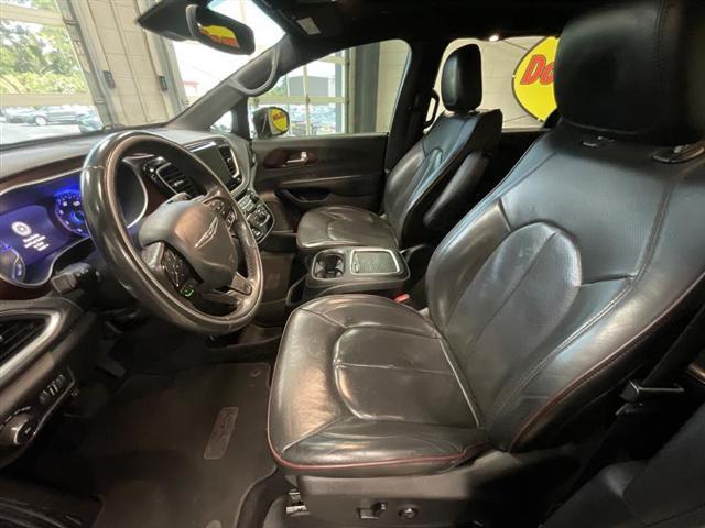 Photo of 2020 Gray Chrysler Pacifica