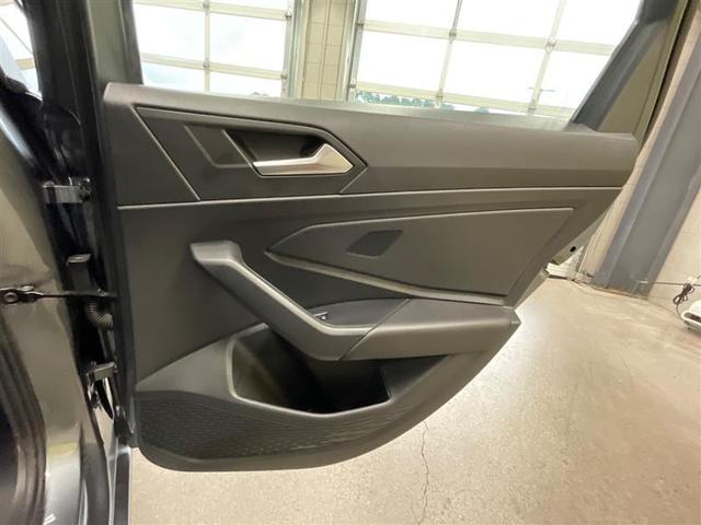 Photo of 2019 Platinum Gray Metallic Volkswagen Jetta
