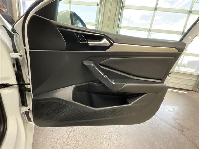 Photo of 2021 Pure White Volkswagen Jetta