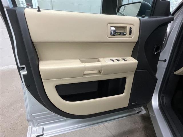 Photo of 2019 Ingot Silver Metallic Ford Flex