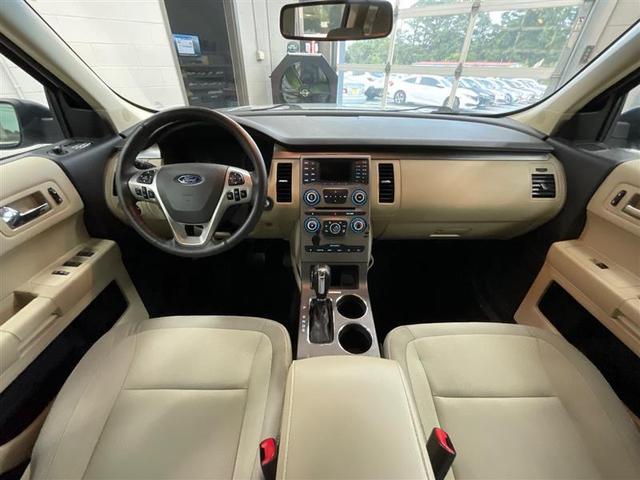 Photo of 2019 Ingot Silver Metallic Ford Flex
