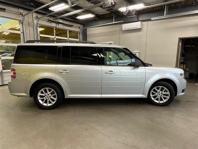 Photo of 2019 Ingot Silver Metallic Ford Flex