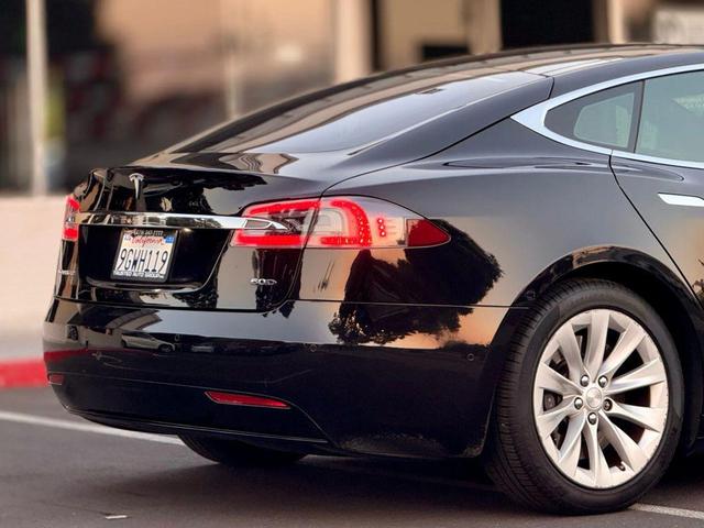 Photo of 2016 Black Tesla Model S