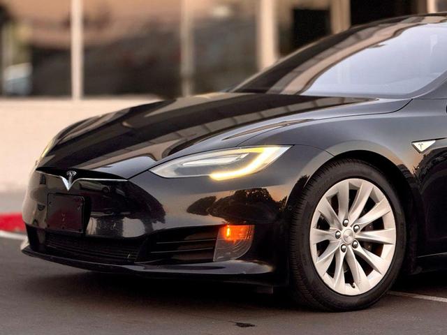 Photo of 2016 Black Tesla Model S