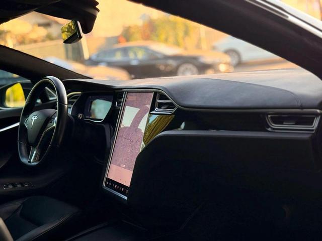 Photo of 2016 Black Tesla Model S