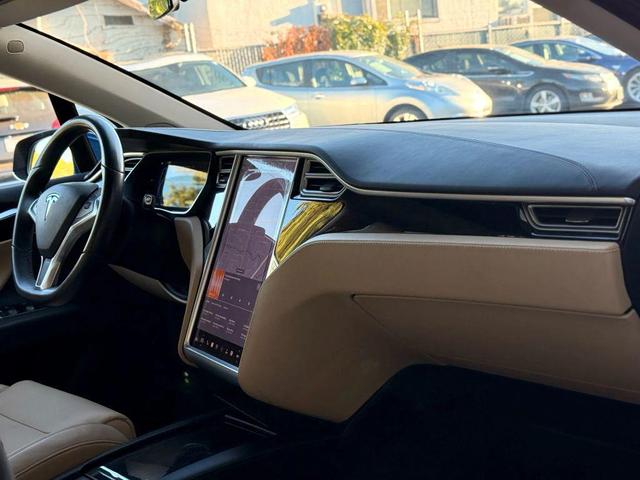 Photo of 2016 Deep Blue Metallic Tesla Model X