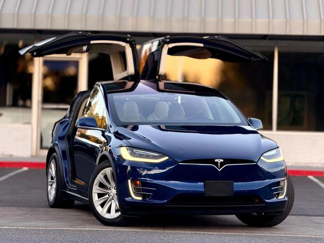 Photo of 2016 Deep Blue Metallic Tesla Model X