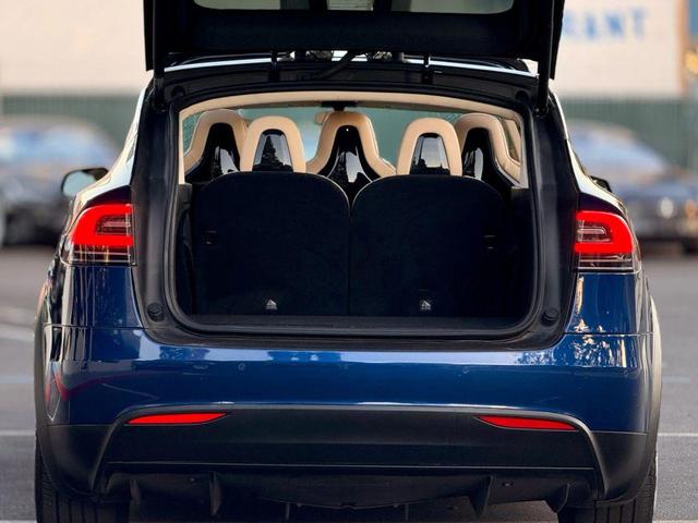 Photo of 2016 Deep Blue Metallic Tesla Model X