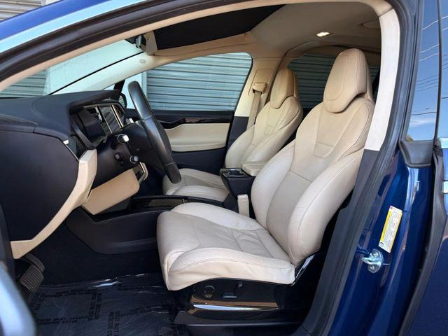 Photo of 2016 Deep Blue Metallic Tesla Model X