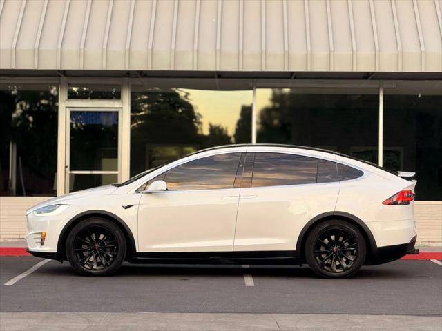 Photo of 2018 Pearl White Multi-Coat Tesla Model X