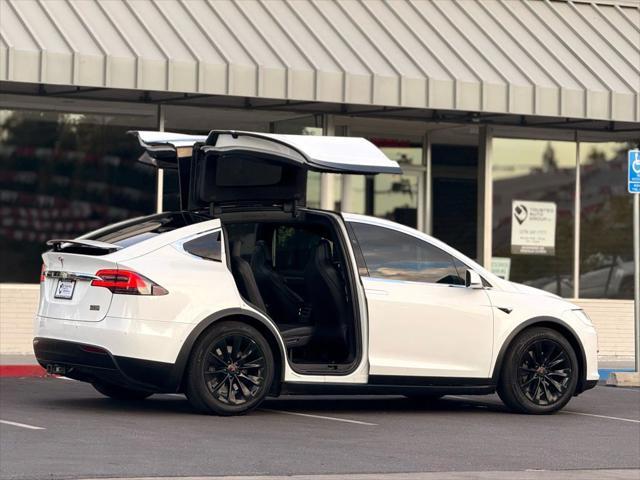 Photo of 2018 Pearl White Multi-Coat Tesla Model X