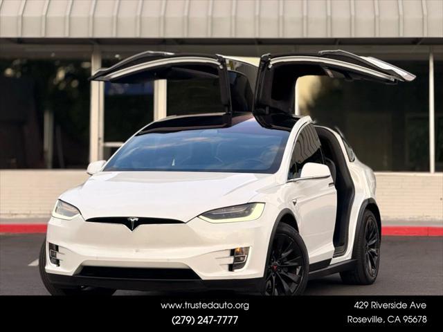 Photo of 2018 Pearl White Multi-Coat Tesla Model X