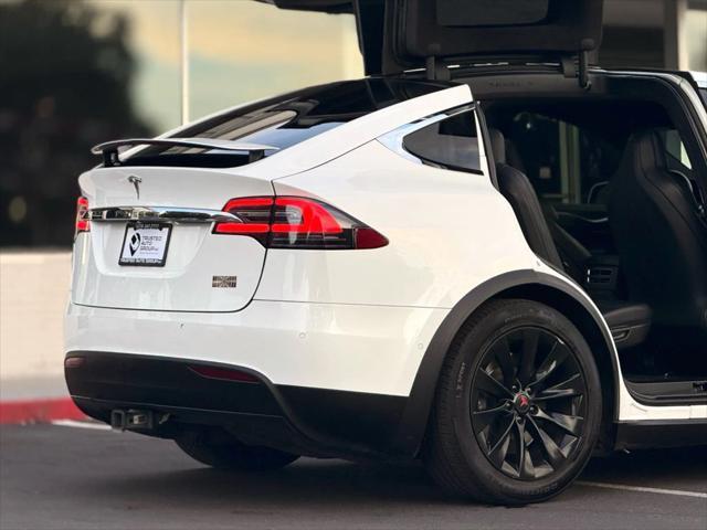Photo of 2018 Pearl White Multi-Coat Tesla Model X