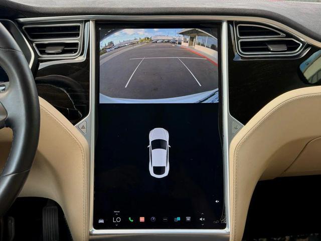Photo of 2016 White Tesla Model S