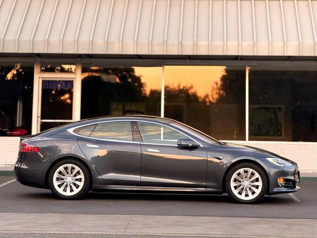 Photo of 2017 Silver Tesla Model S