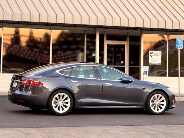 Photo of 2017 Silver Tesla Model S