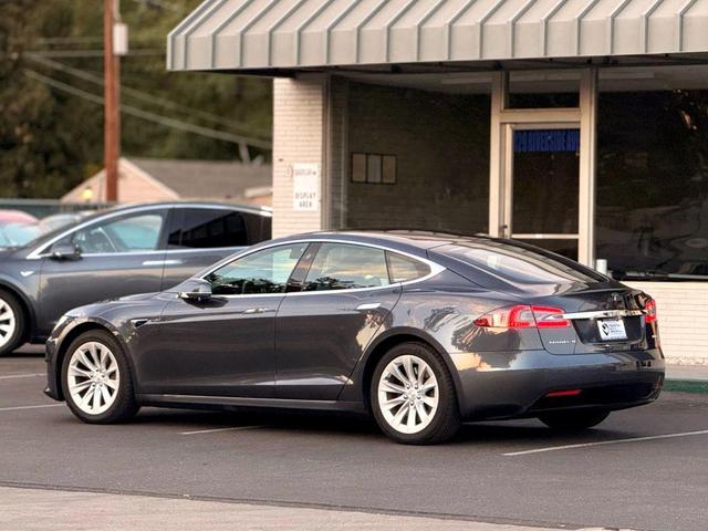 Photo of 2017 Silver Tesla Model S