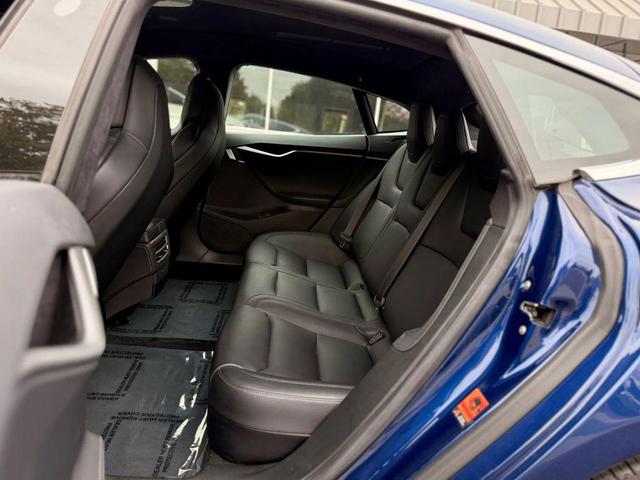 Photo of 2018 Deep Blue Metallic Tesla Model S