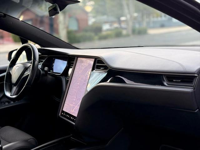 Photo of 2018 Black Tesla Model X