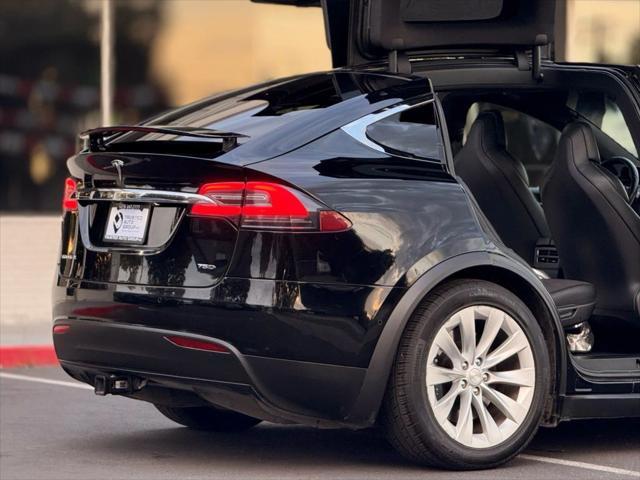 Photo of 2018 Black Tesla Model X