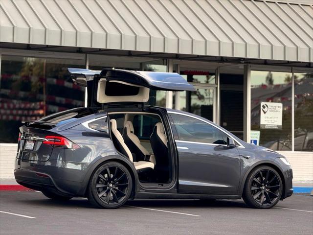 Photo of 2018 Grey Tesla Model X