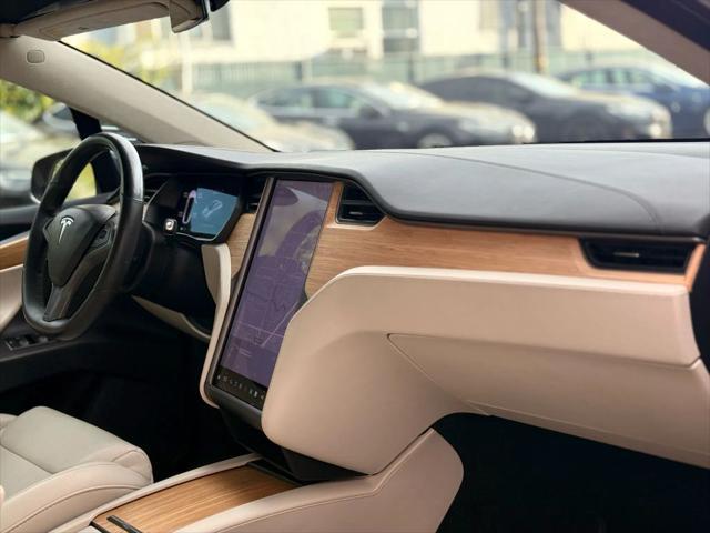 Photo of 2018 Grey Tesla Model X