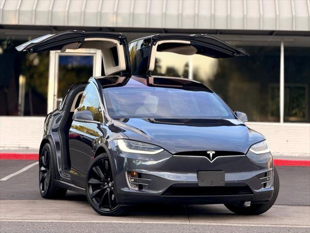 Photo of 2018 Grey Tesla Model X