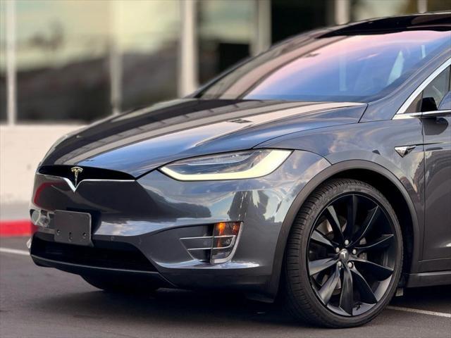 Photo of 2018 Grey Tesla Model X