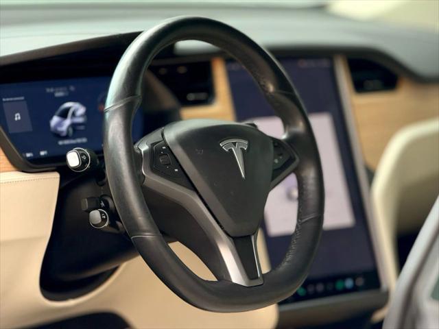 Photo of 2018 Grey Tesla Model X