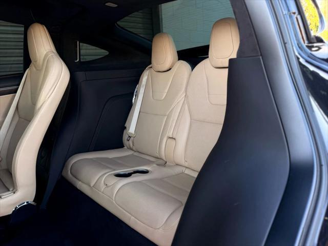 Photo of 2018 Grey Tesla Model X