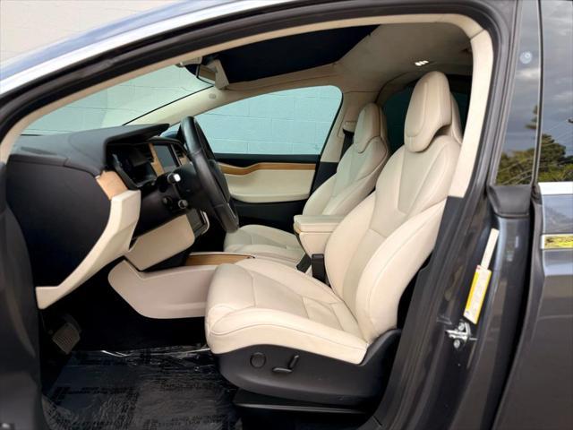 Photo of 2018 Grey Tesla Model X